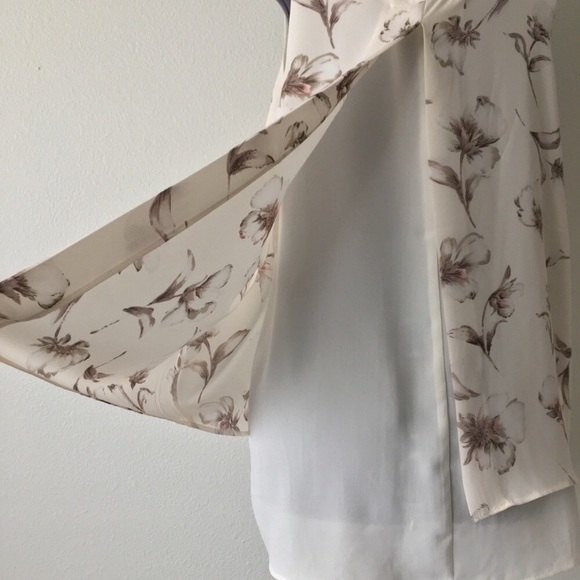 Sleeveless Floral Blouse by Premise Studio - Picture 8 of 10